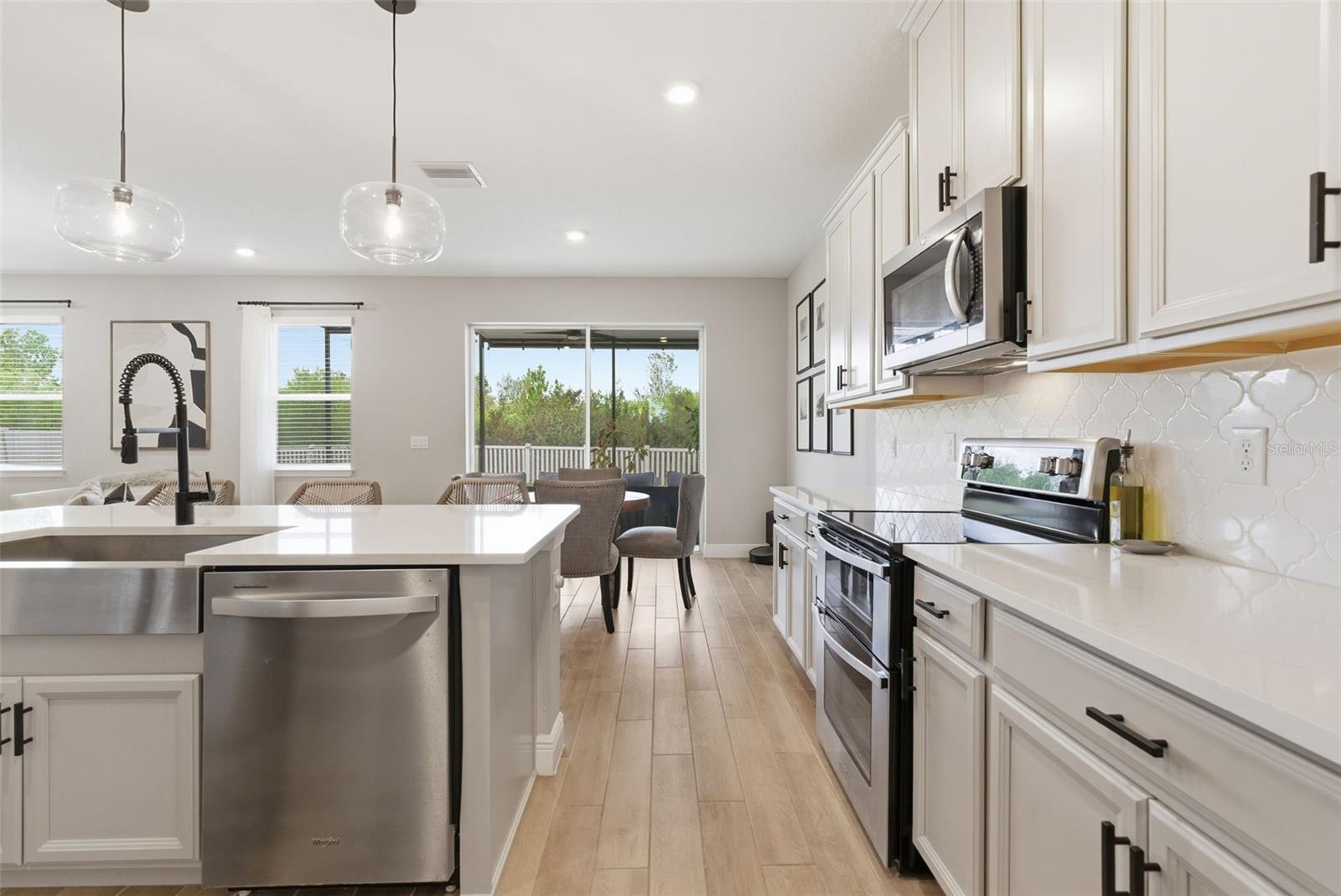 Listing photo id 5 for 13530 Palmera Vista Drive