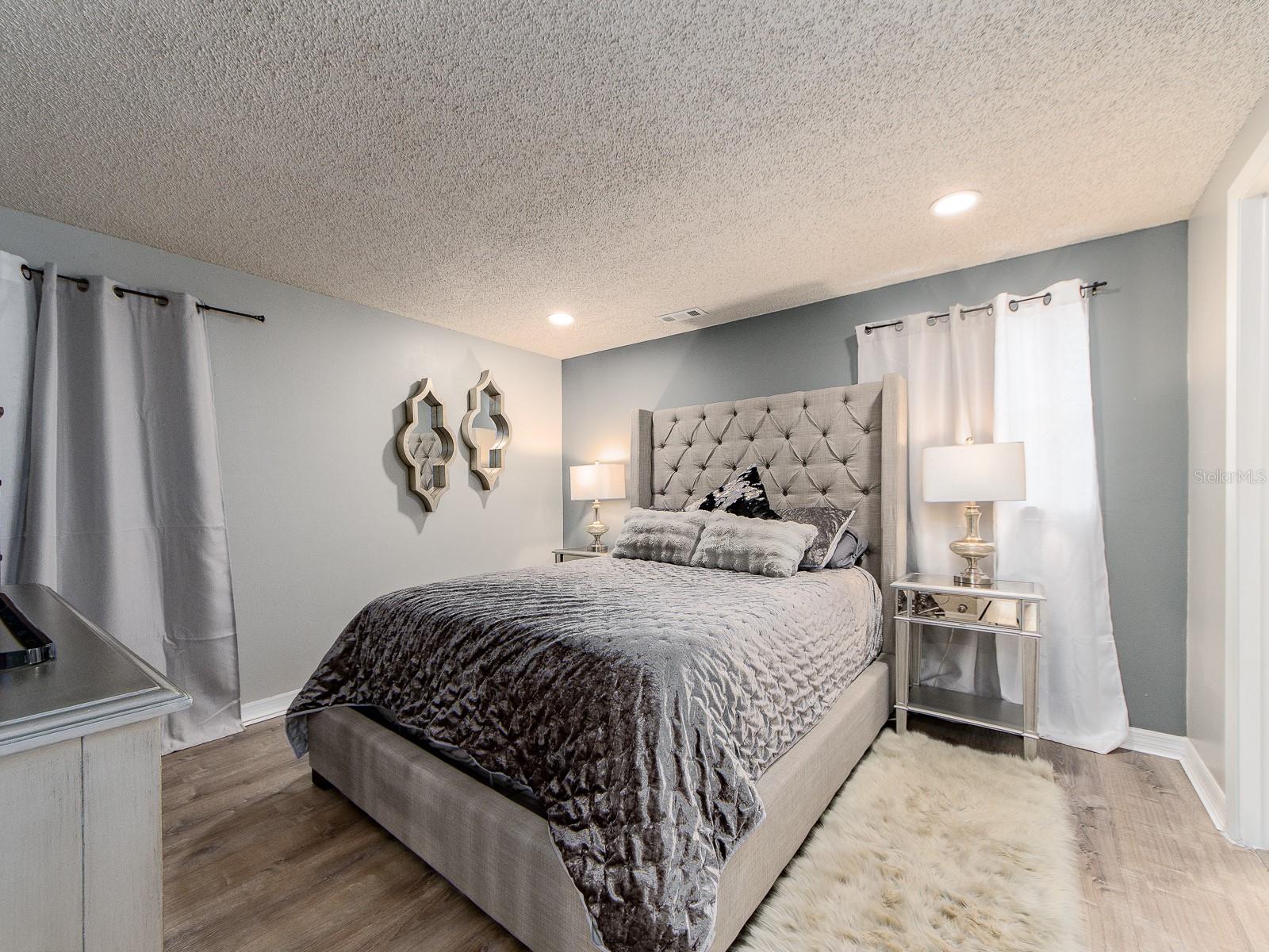 Image 12 of 32 For 3566 7th Avenue Se