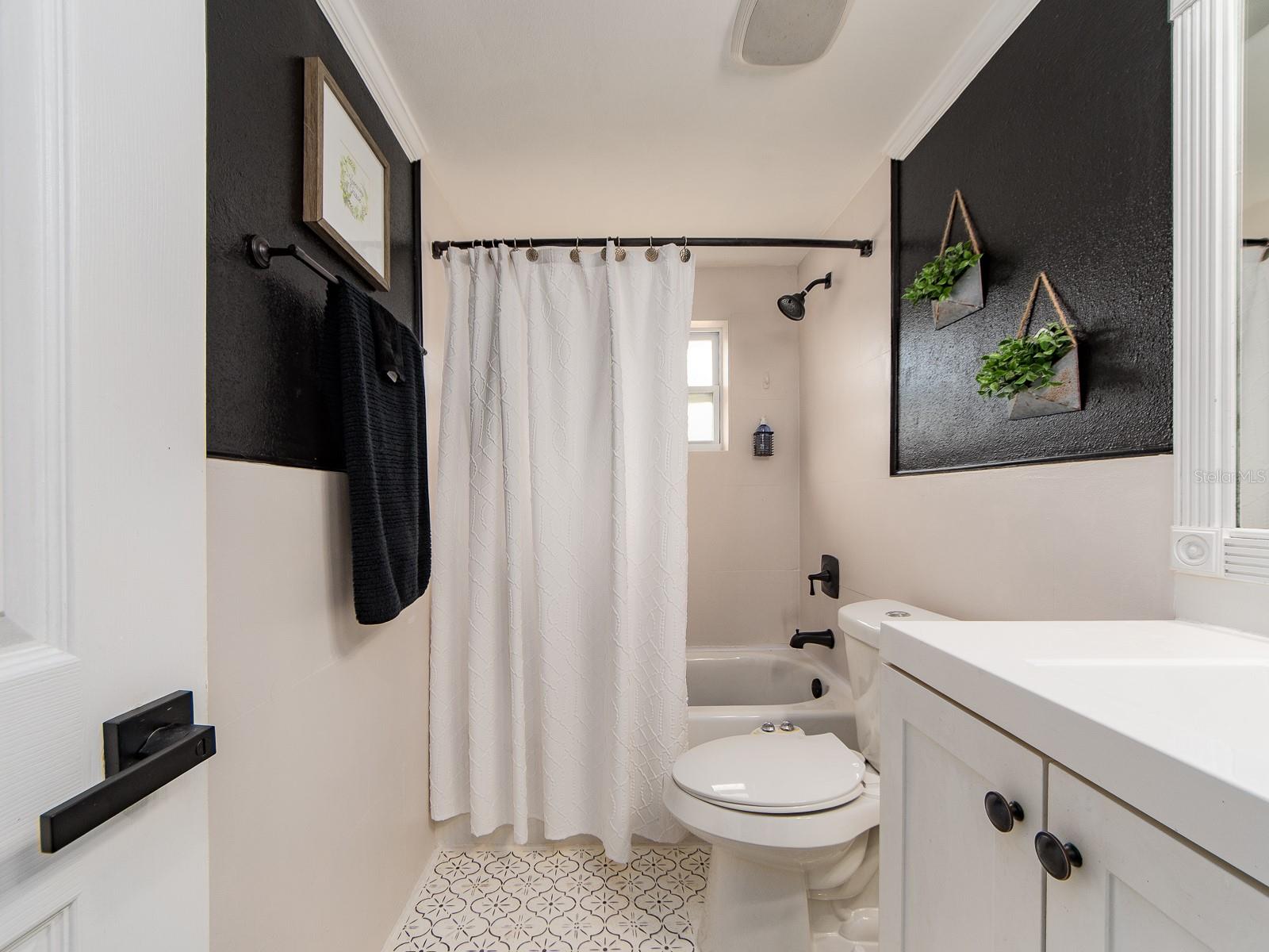 Image 20 of 32 For 3566 7th Avenue Se