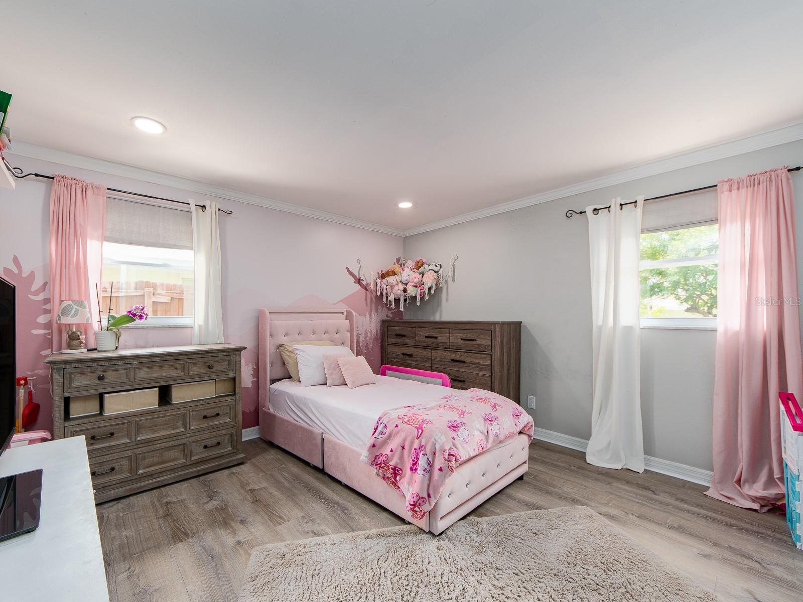 Image 21 of 32 For 3566 7th Avenue Se