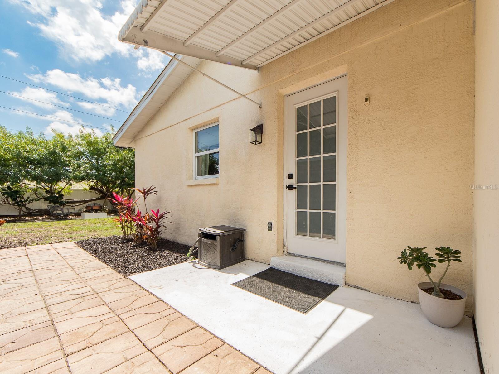 Image 24 of 32 For 3566 7th Avenue Se