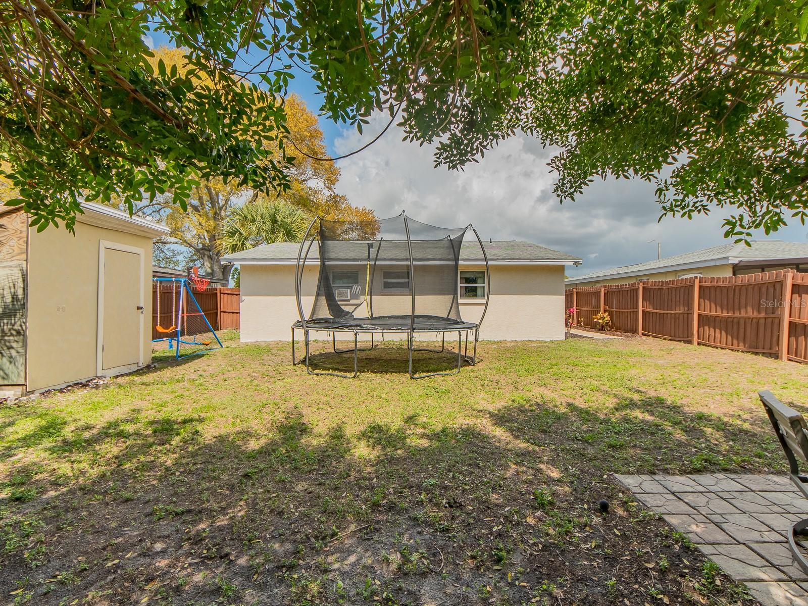 Image 28 of 32 For 3566 7th Avenue Se