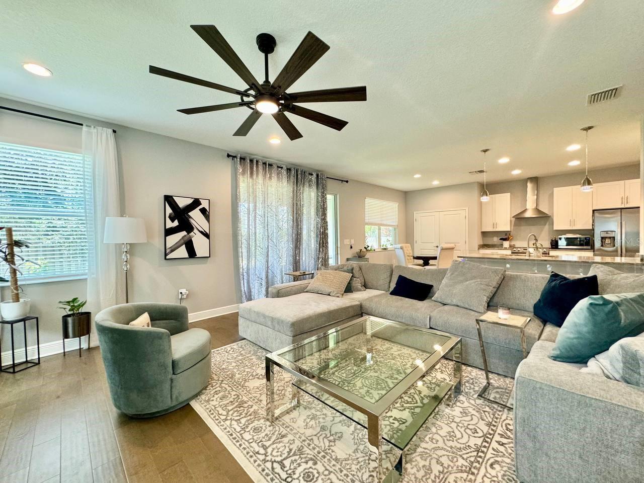 Image 14 of 46 For 816 Adalee Street