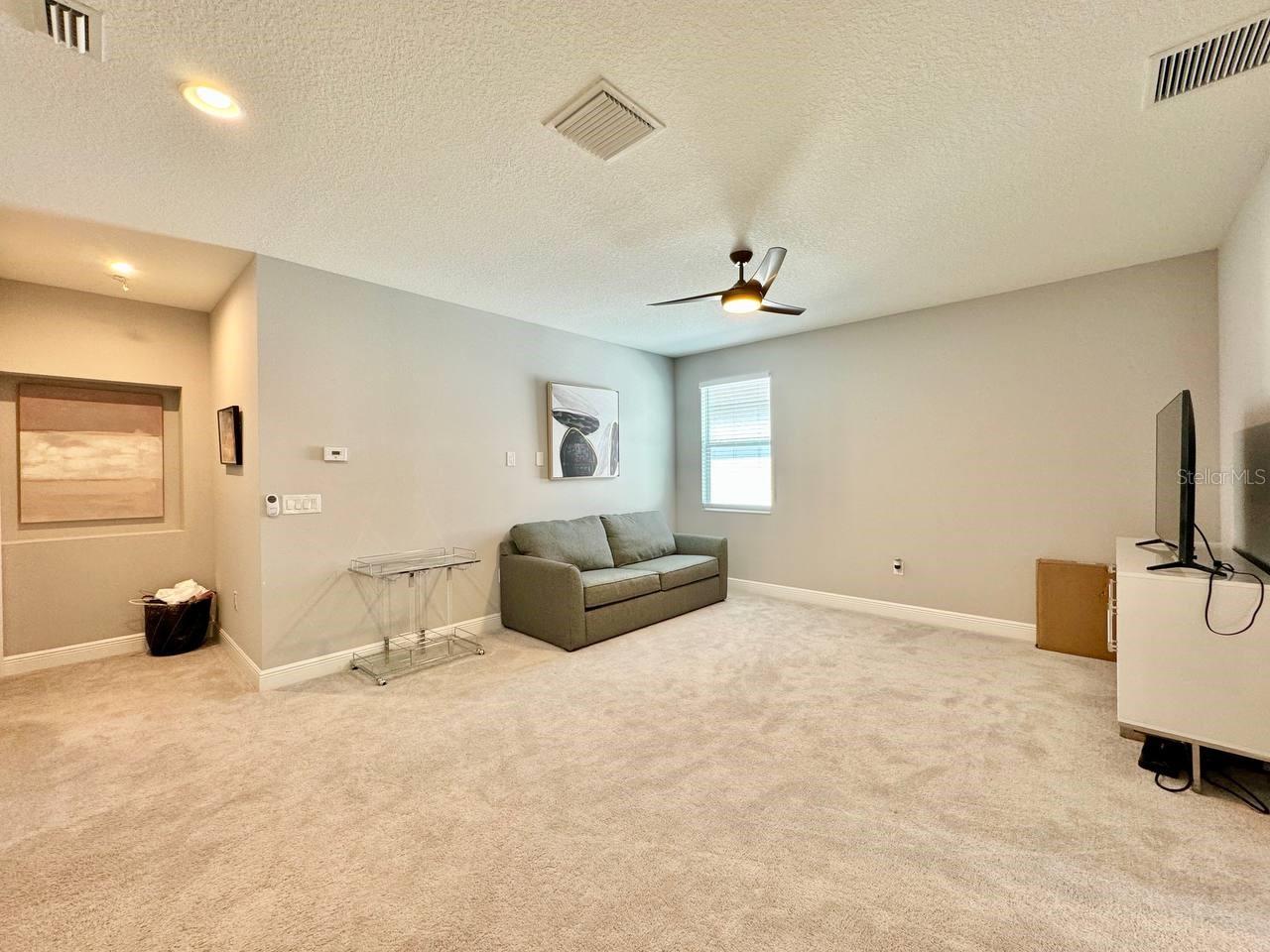 Image 18 of 46 For 816 Adalee Street