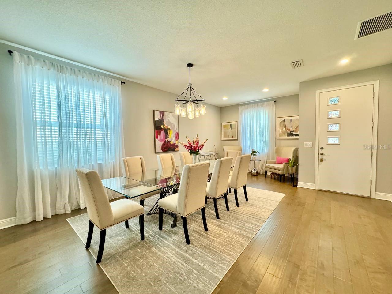 Image 3 of 46 For 816 Adalee Street