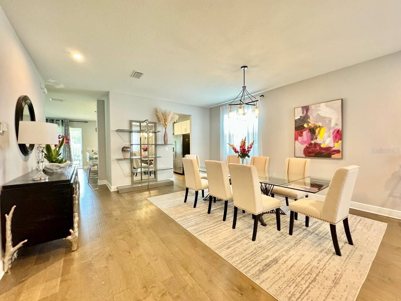 Image 4 of 46 For 816 Adalee Street