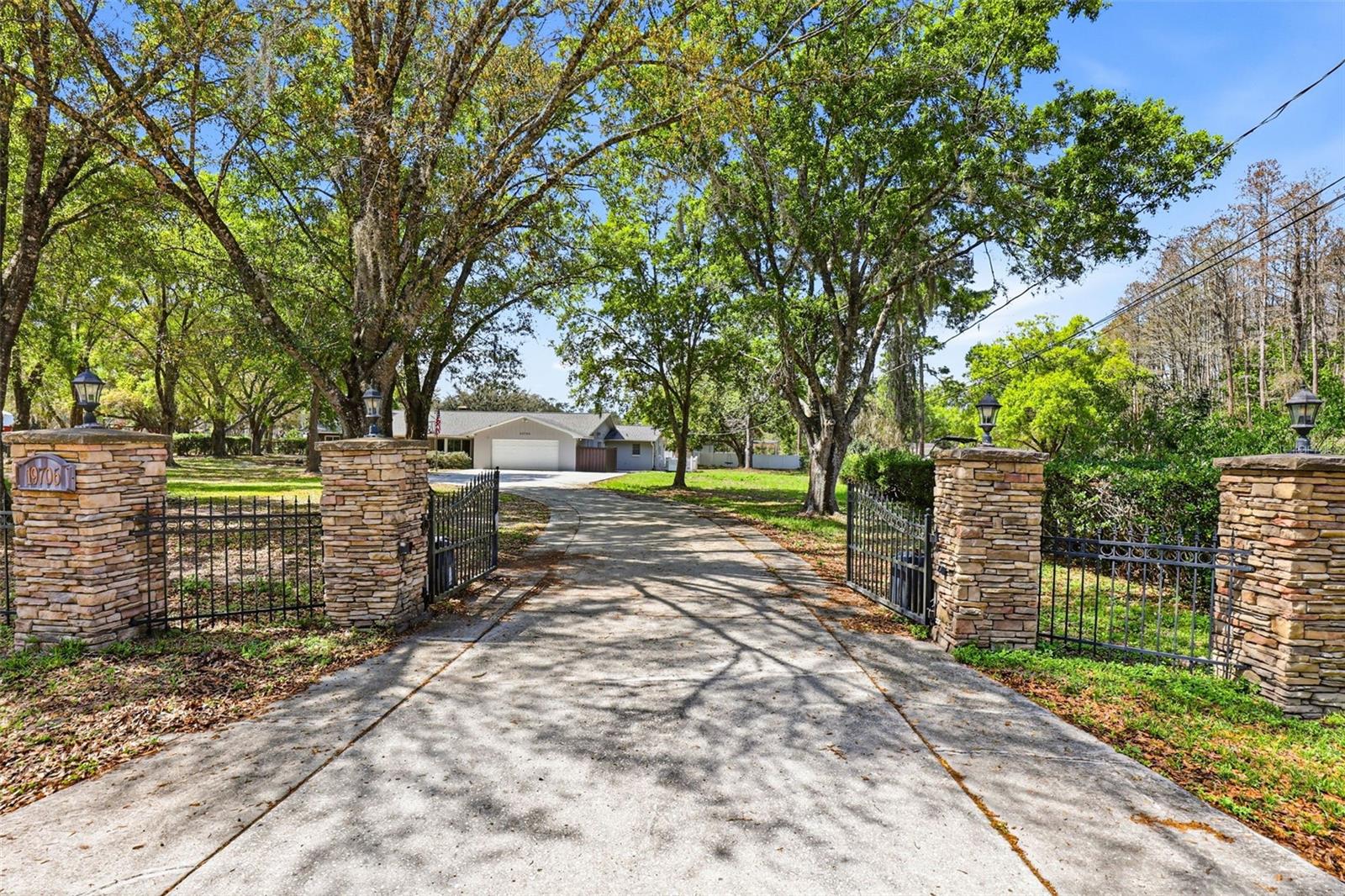 Listing photo id 8 for 19706 Angel Lane