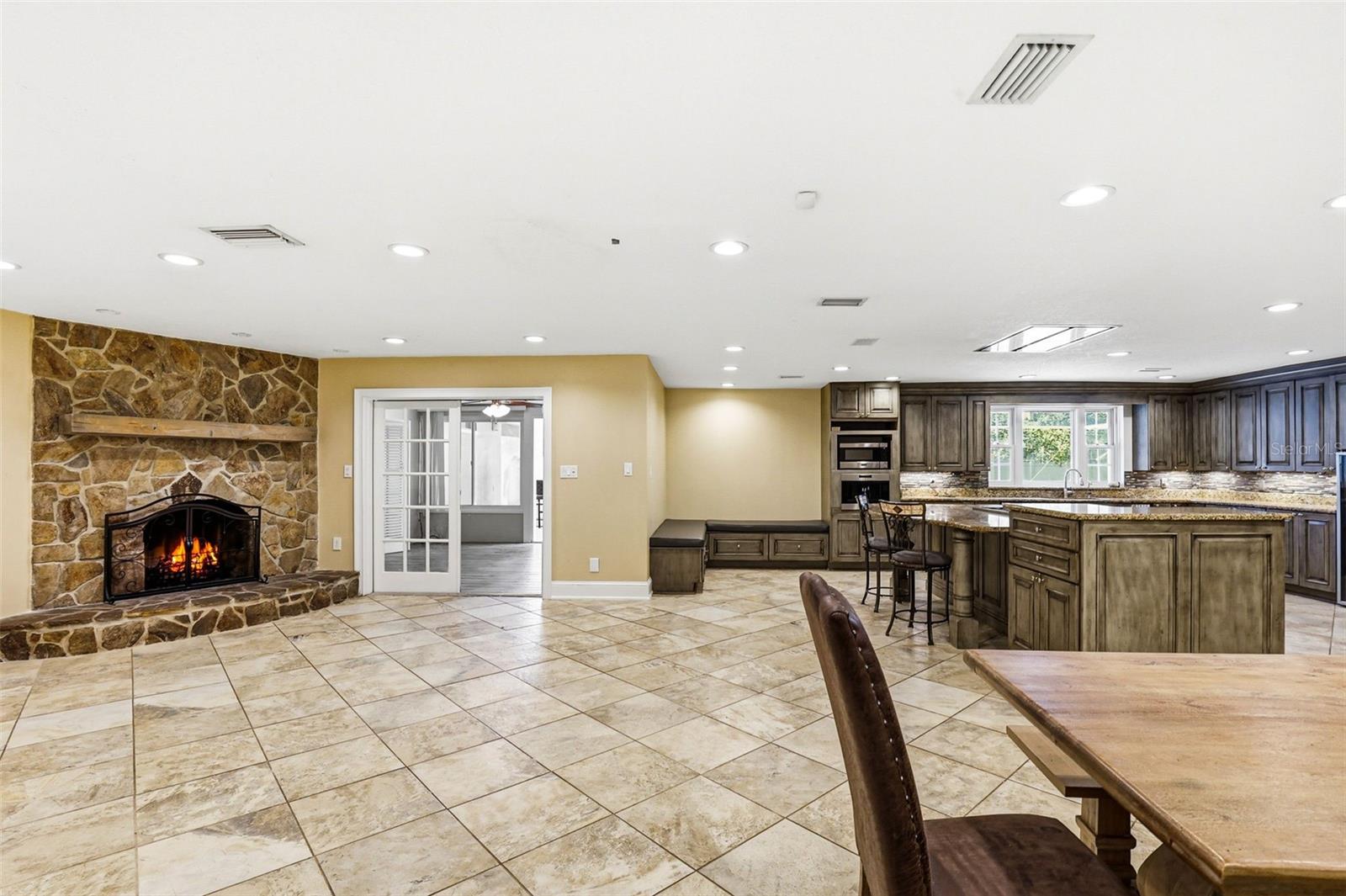 Listing photo id 18 for 19706 Angel Lane