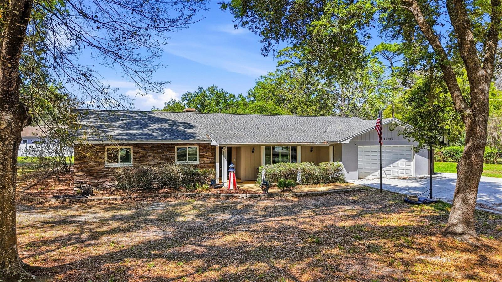 Listing photo id 4 for 19706 Angel Lane