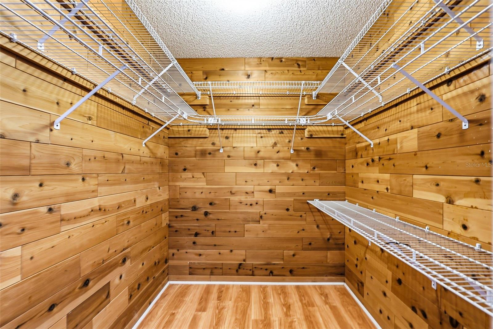 Listing photo id 59 for 19706 Angel Lane