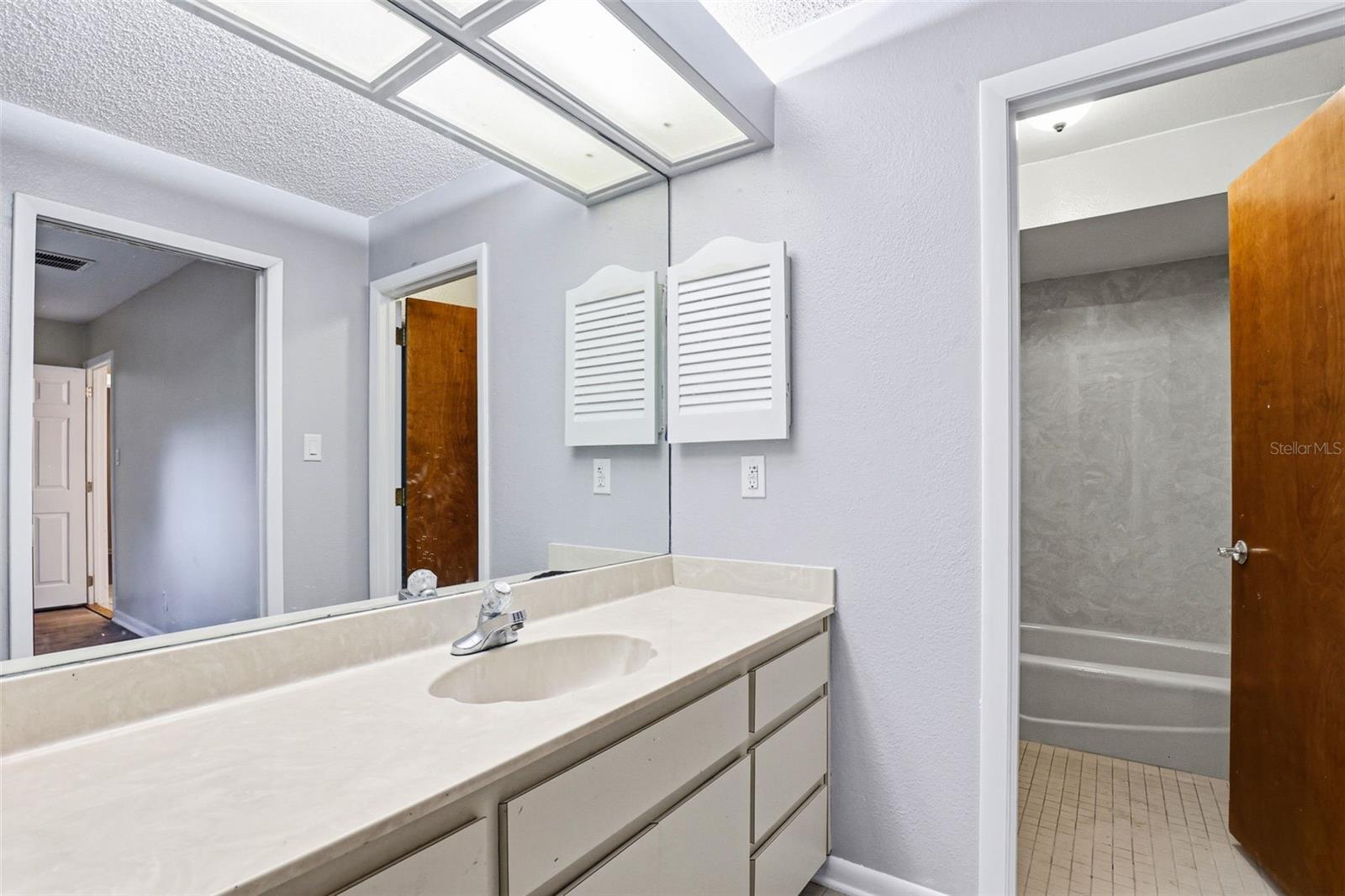 Listing photo id 61 for 19706 Angel Lane