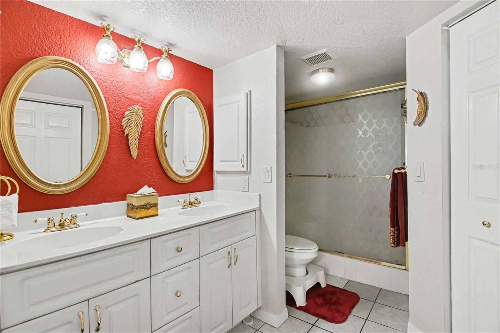 Image 18 of 28 For 5725 Greenwood Avenue 7104