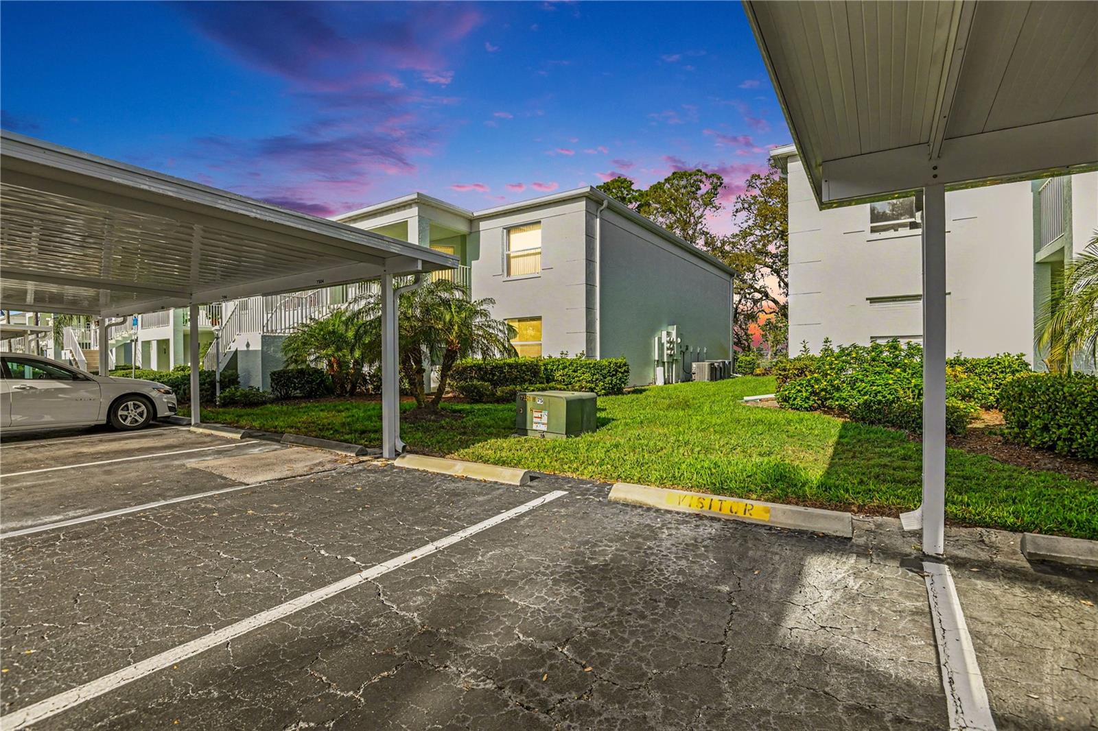 Image 2 of 28 For 5725 Greenwood Avenue 7104