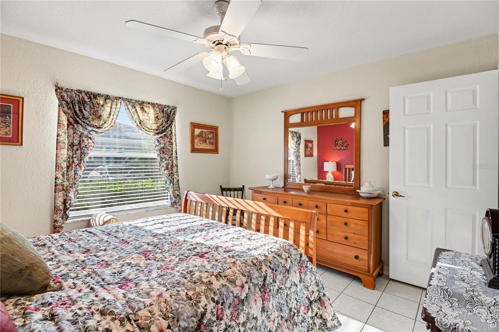 Image 21 of 28 For 5725 Greenwood Avenue 7104