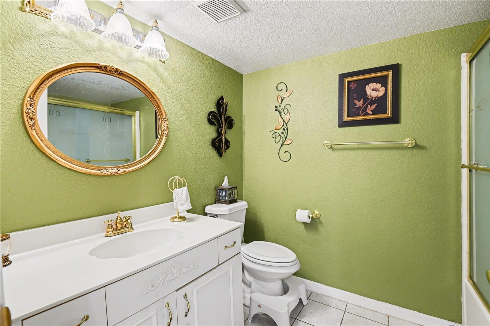 Image 22 of 28 For 5725 Greenwood Avenue 7104