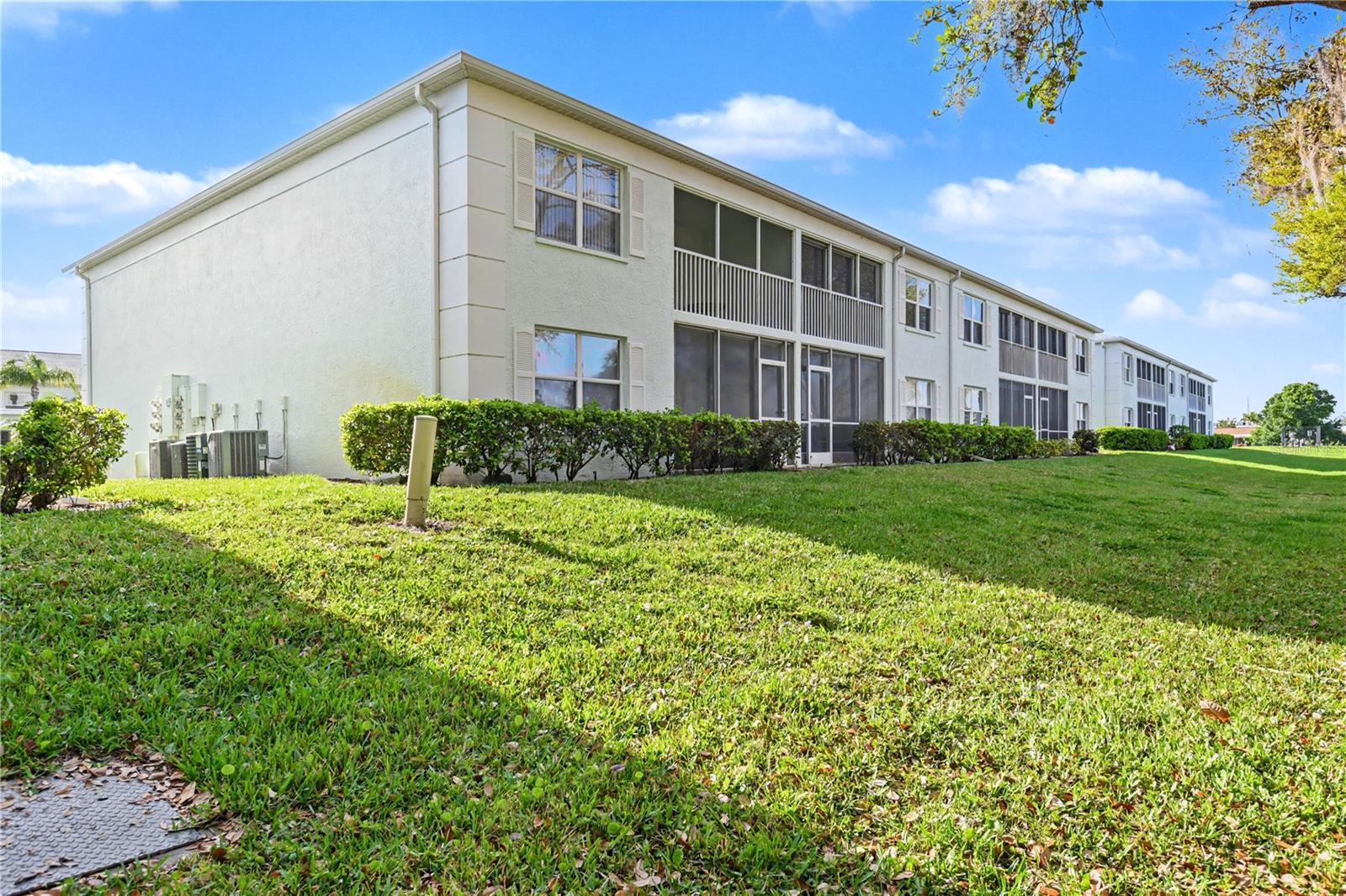 Image 25 of 28 For 5725 Greenwood Avenue 7104