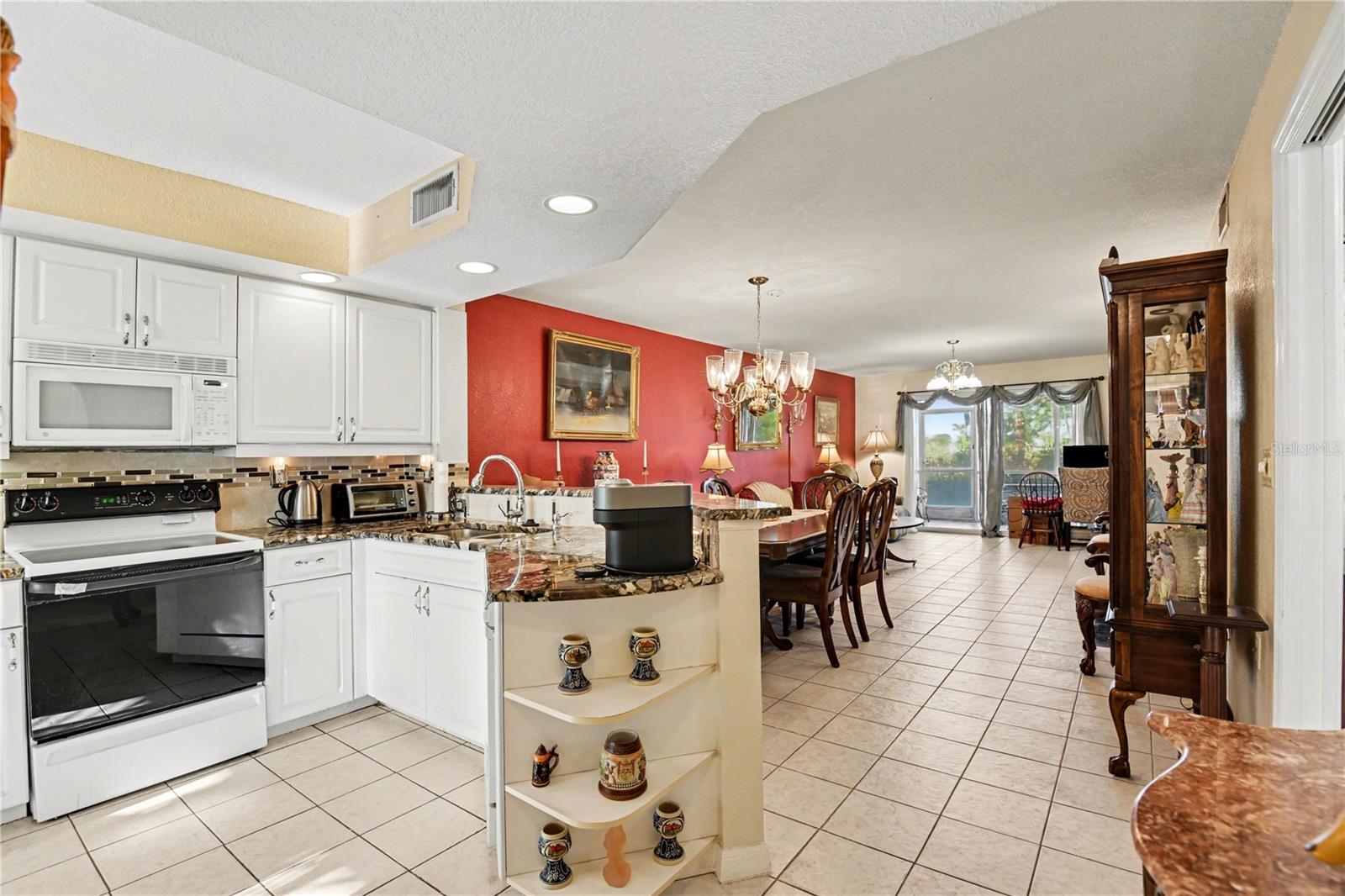 Image 7 of 28 For 5725 Greenwood Avenue 7104