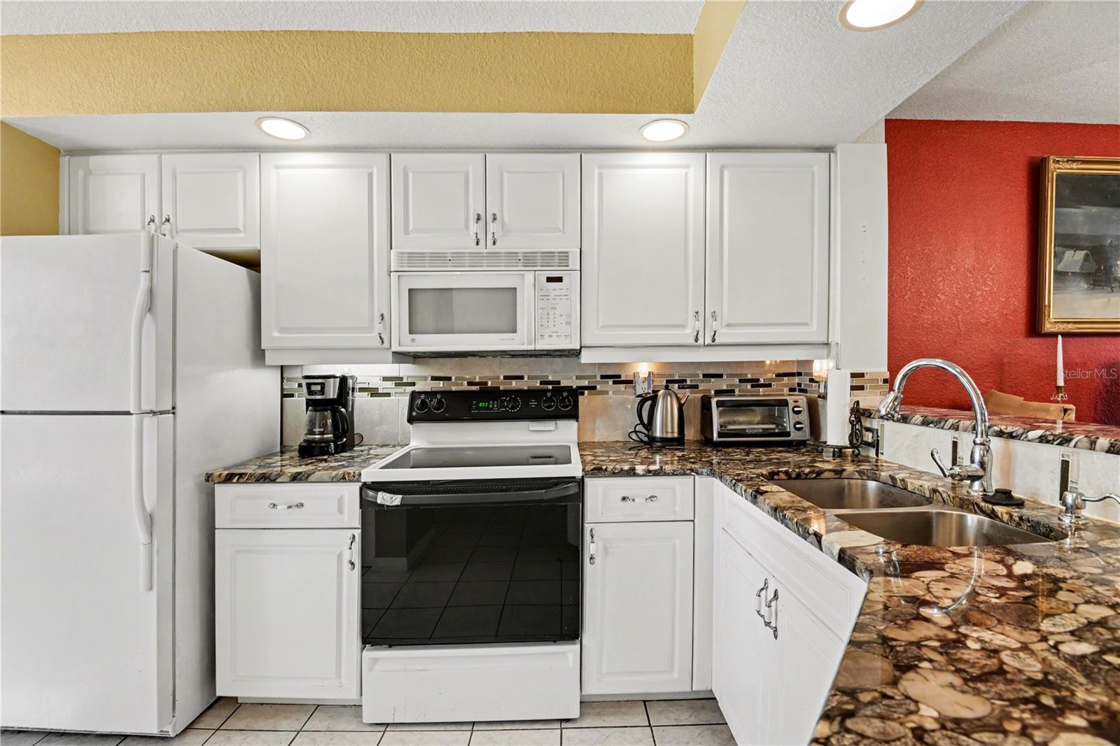 Image 9 of 28 For 5725 Greenwood Avenue 7104