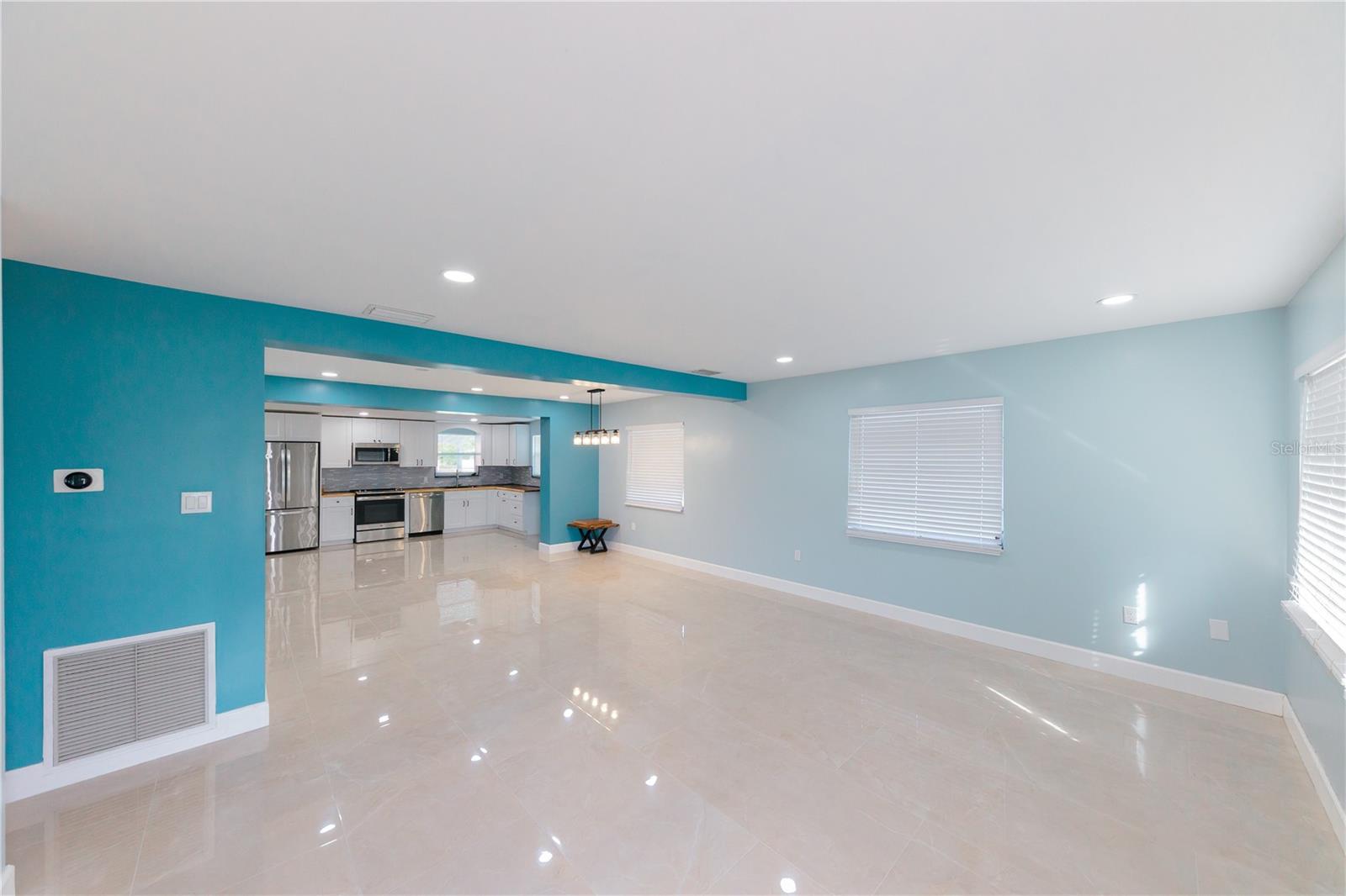 Image 11 of 54 For 300 53rd Street W