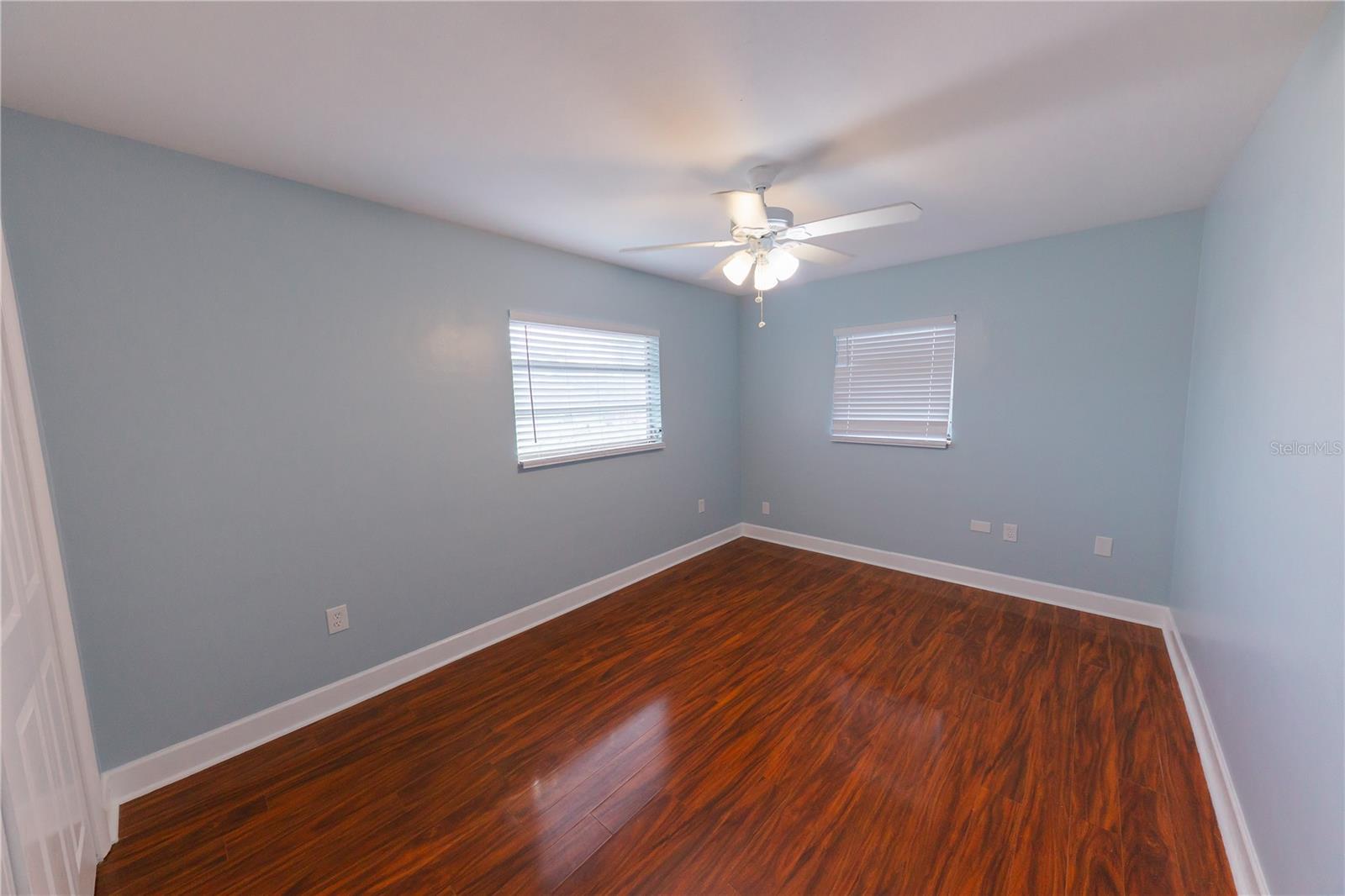 Image 29 of 54 For 300 53rd Street W