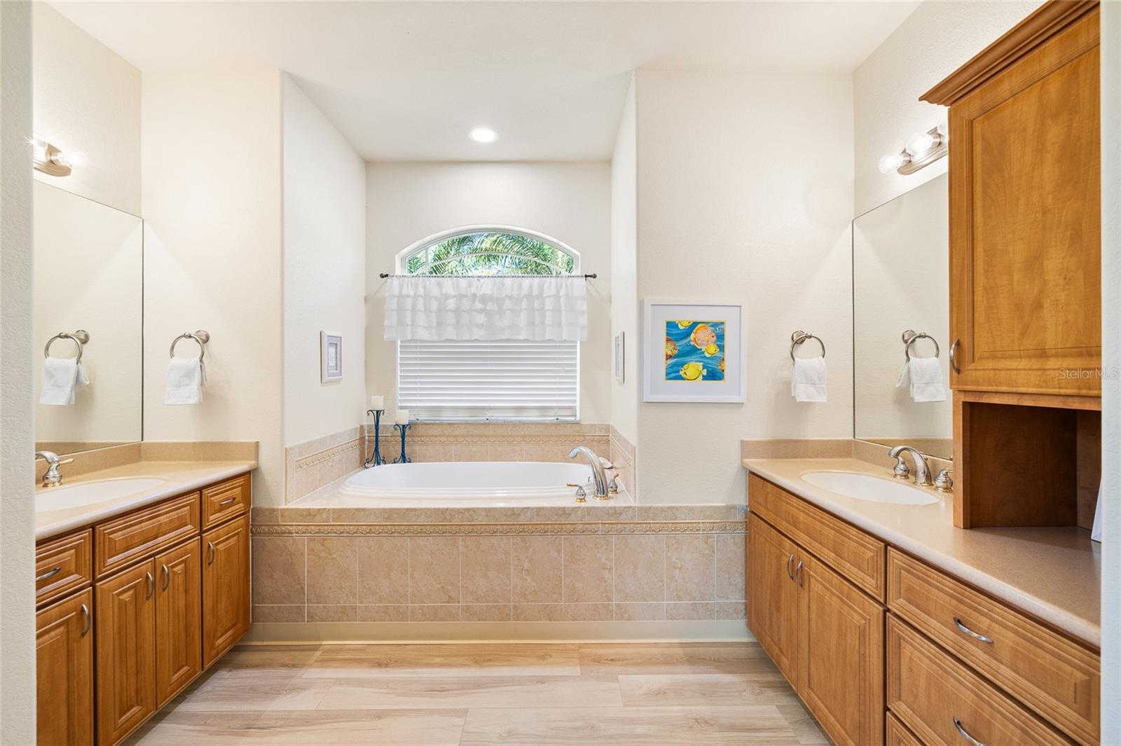 Image 24 of 44 For 3730 Crandon Road