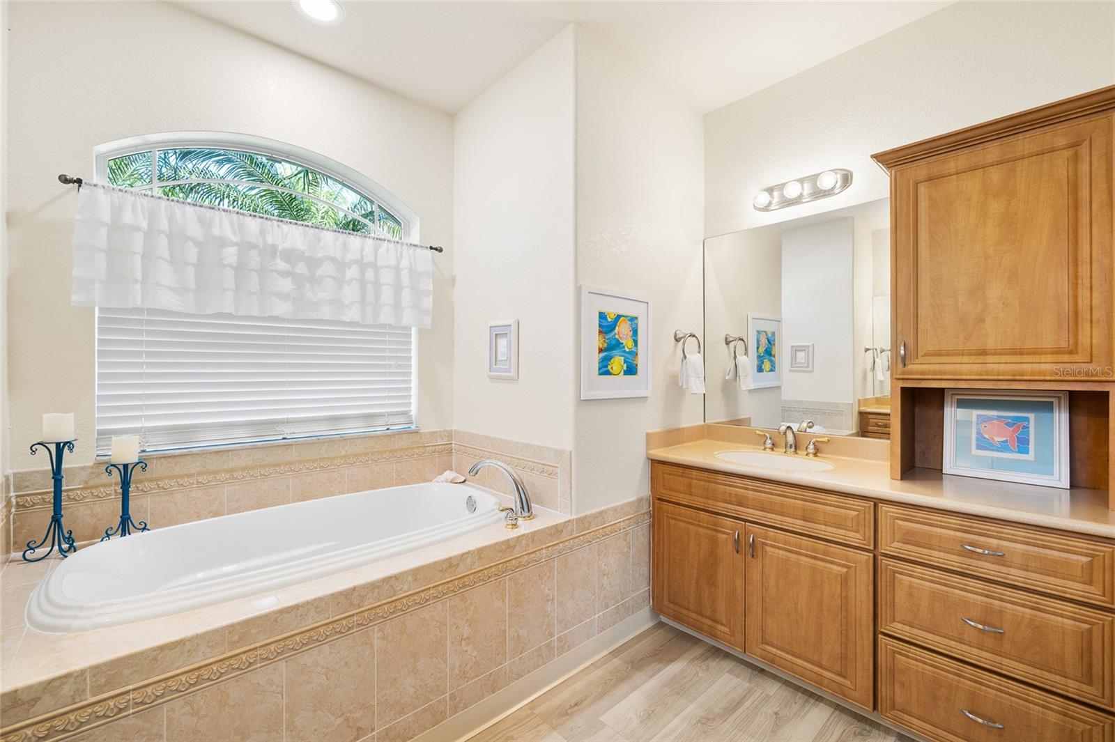 Image 25 of 44 For 3730 Crandon Road