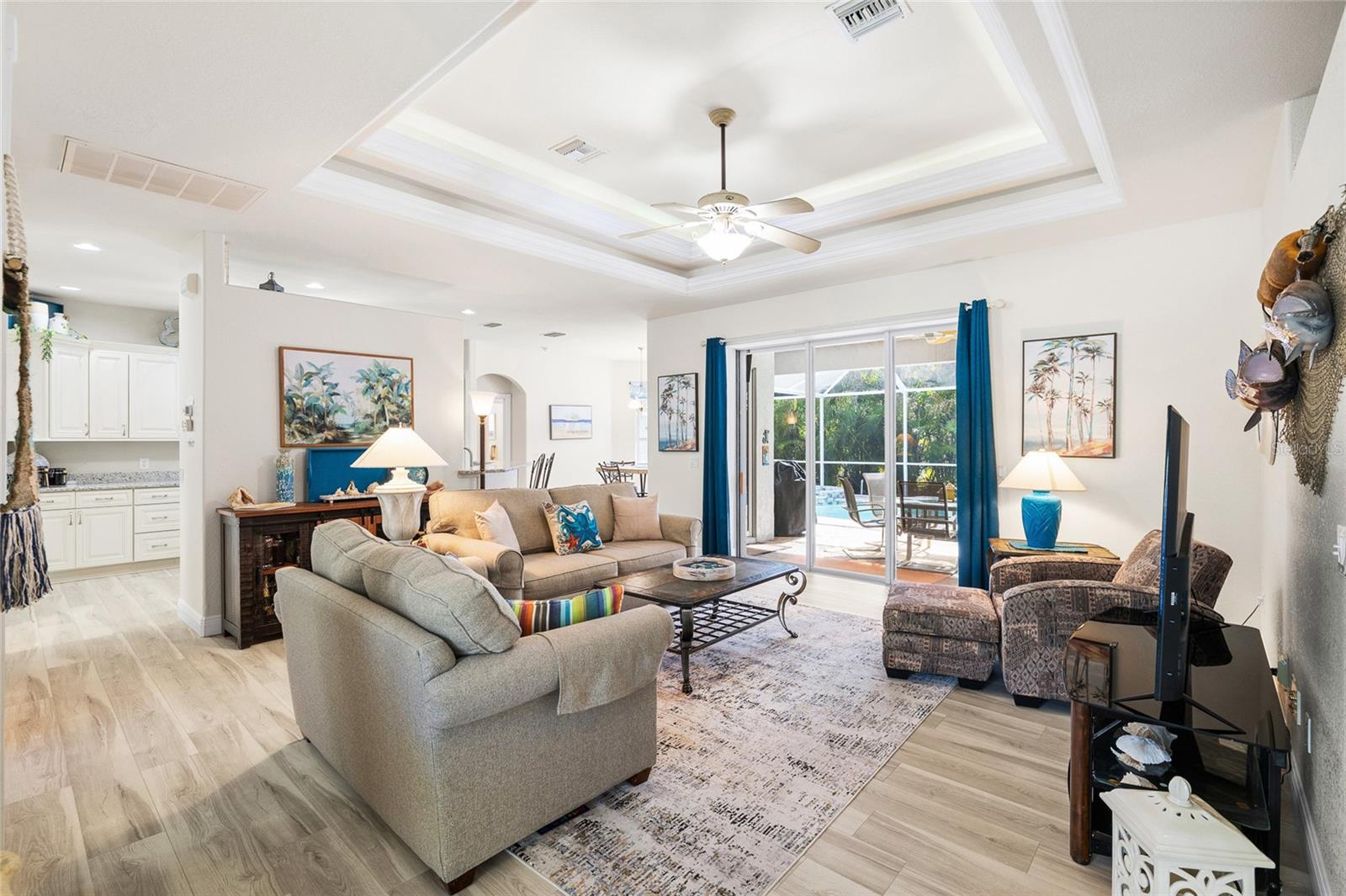 Image 8 of 44 For 3730 Crandon Road