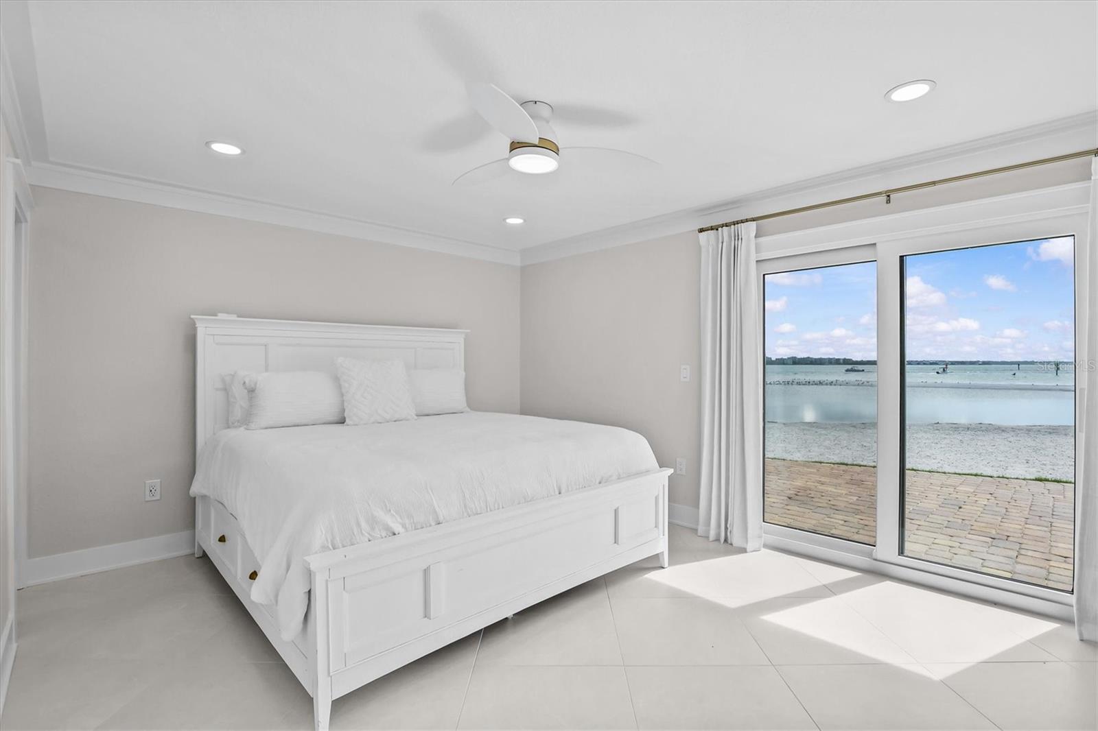 Image 15 of 59 For 865 Gulfview Boulevard 106