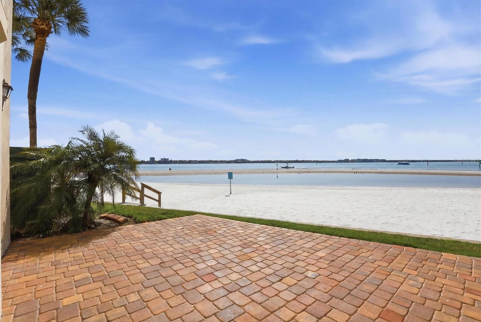 Image 16 of 59 For 865 Gulfview Boulevard 106