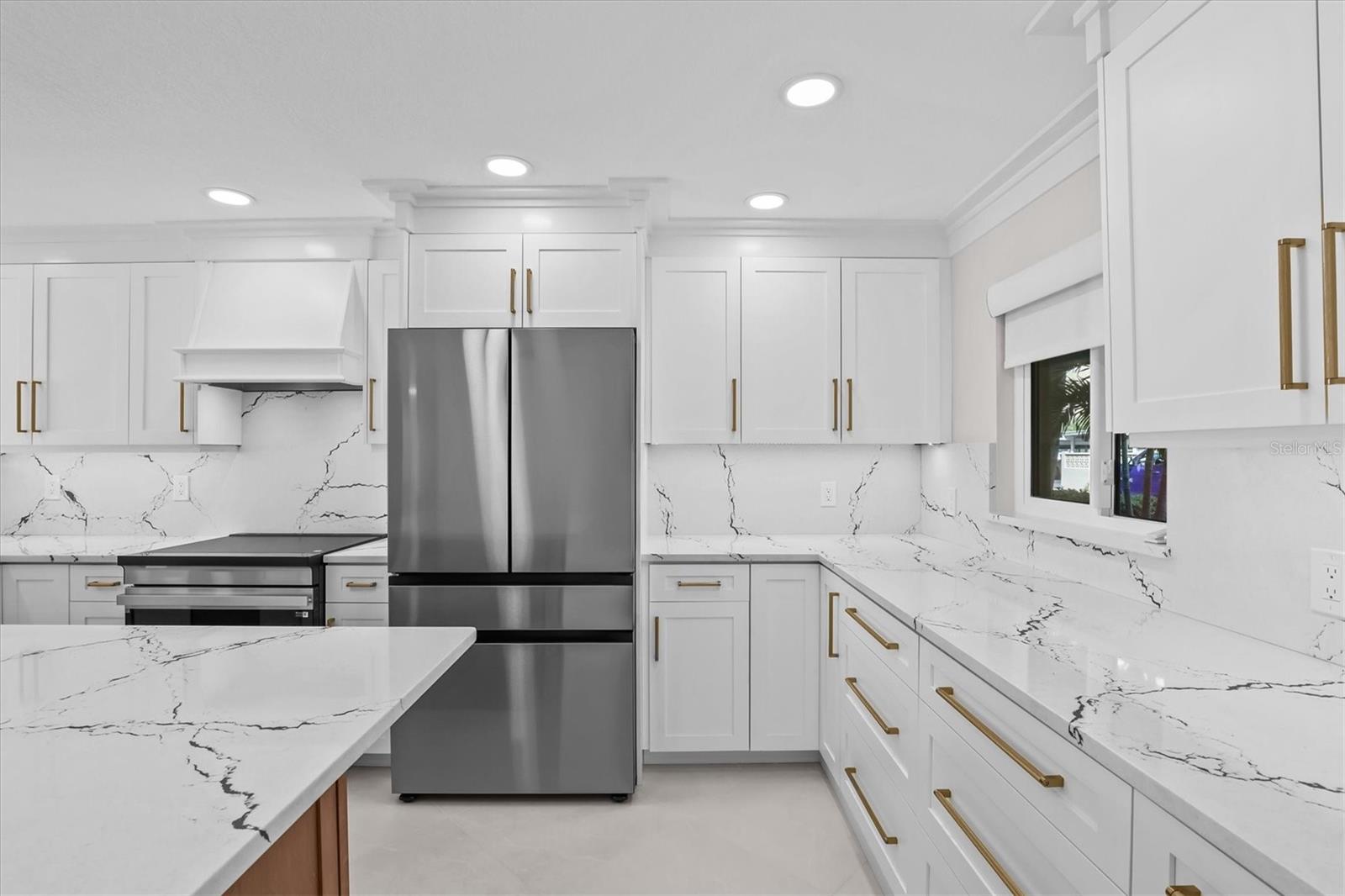 Image 30 of 59 For 865 Gulfview Boulevard 106