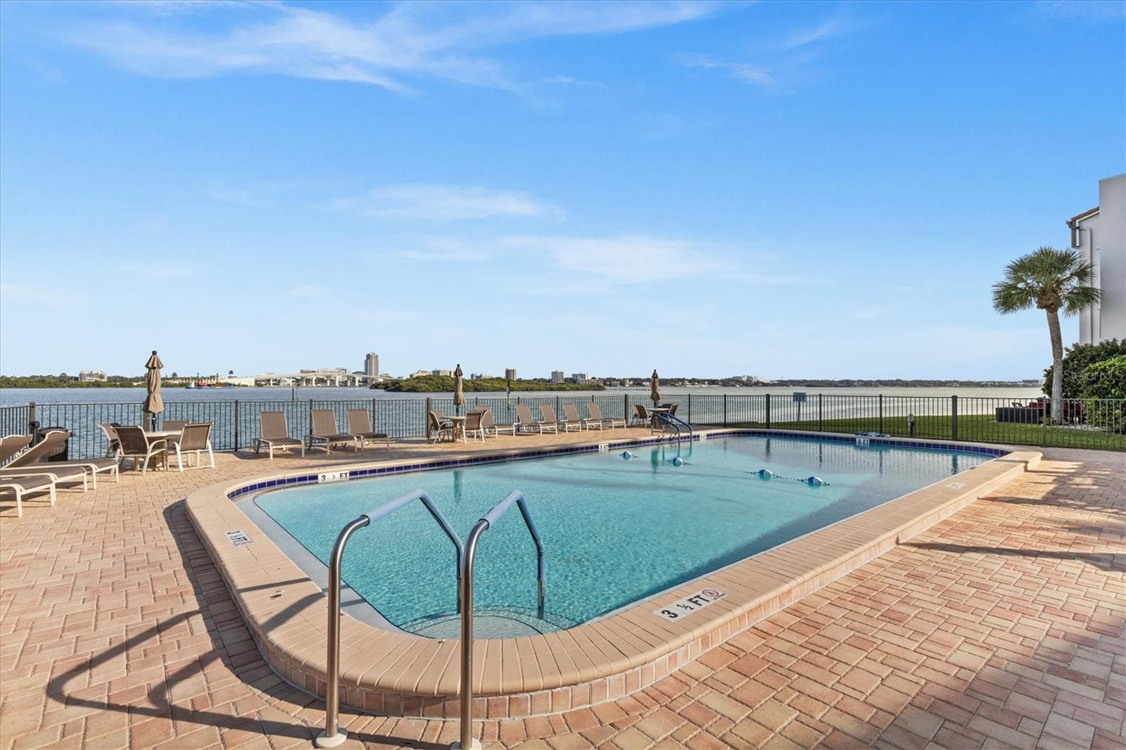 Image 47 of 59 For 865 Gulfview Boulevard 106