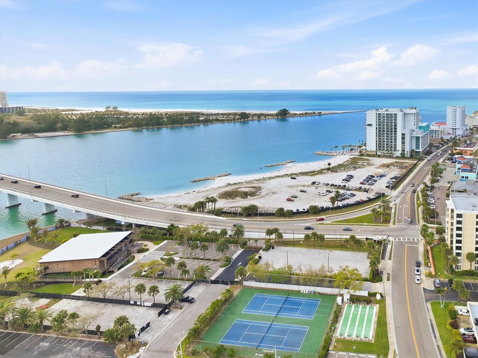 Image 50 of 59 For 865 Gulfview Boulevard 106