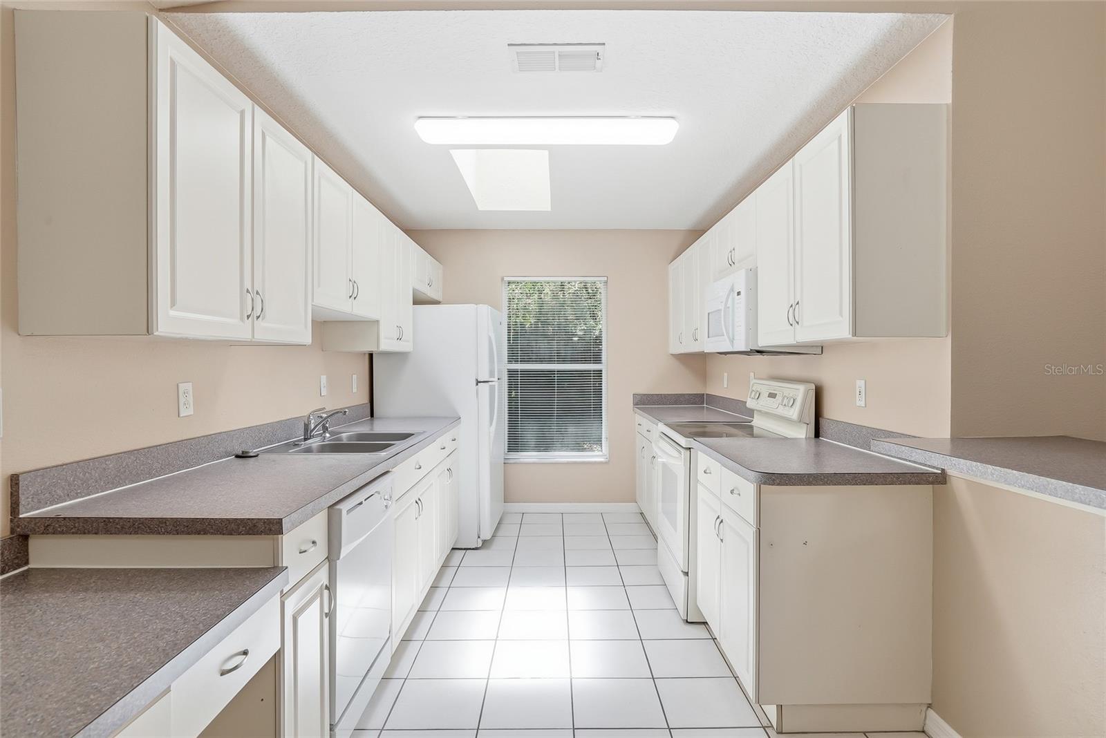 Image 11 of 37 For 4717 Lakewood Drive