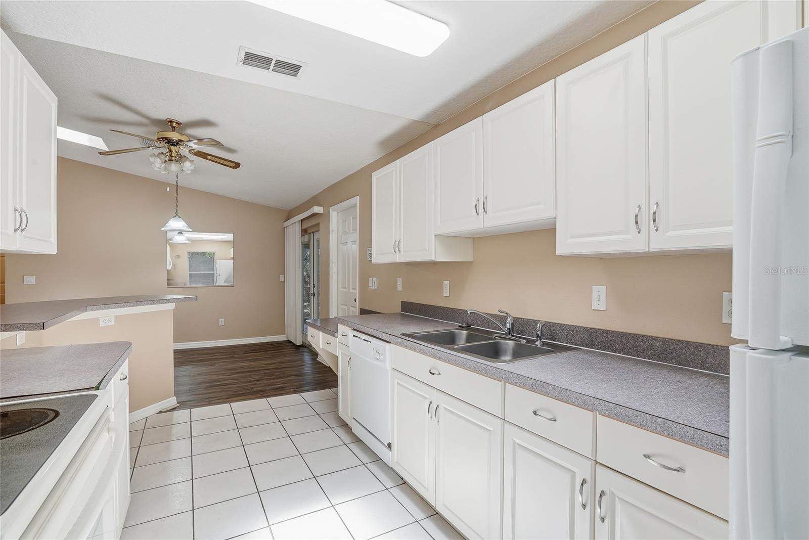 Image 14 of 37 For 4717 Lakewood Drive