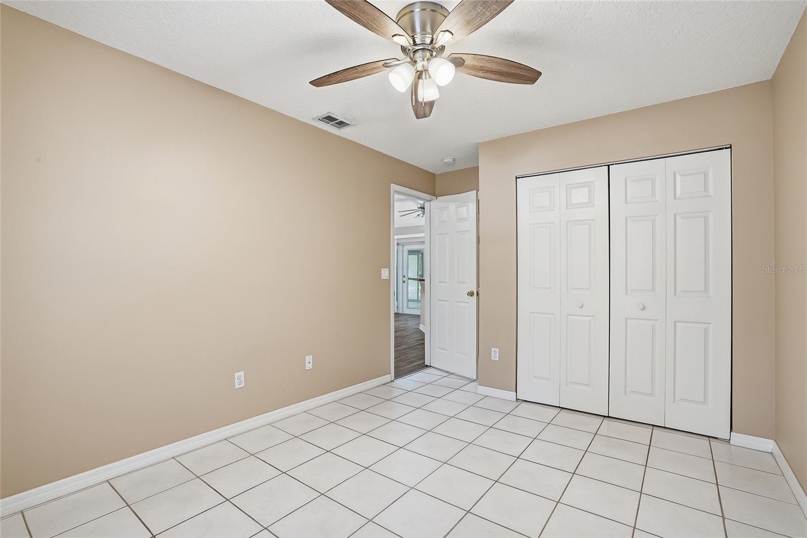 Image 16 of 37 For 4717 Lakewood Drive