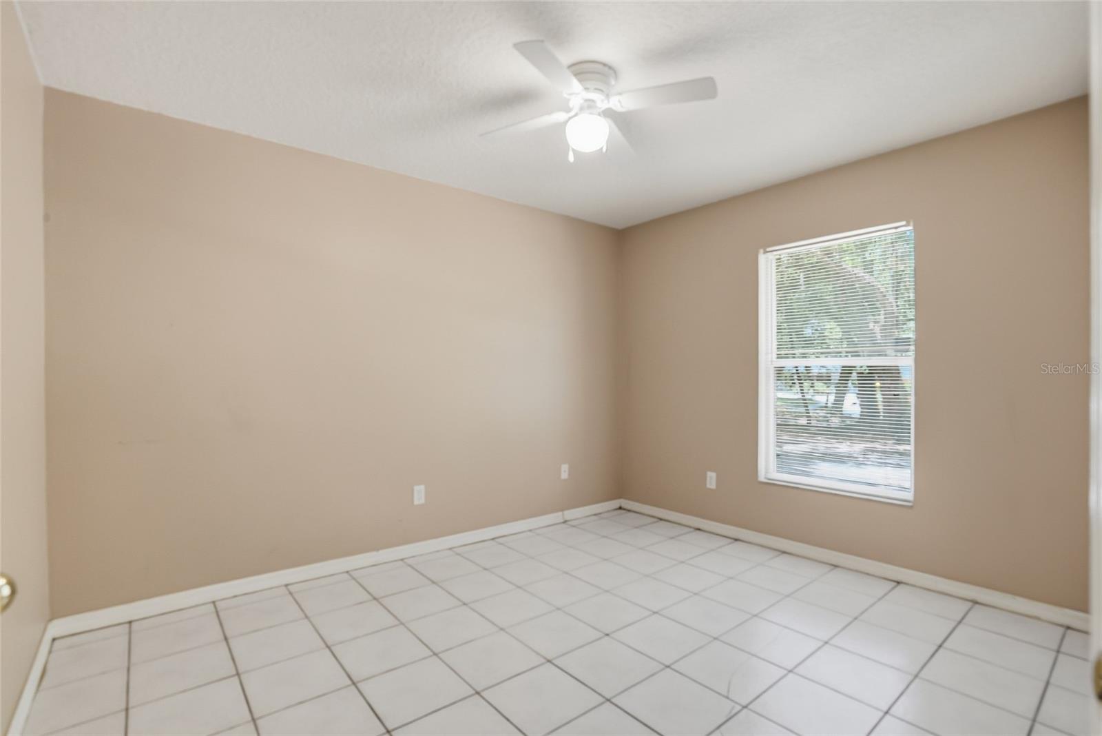 Image 18 of 37 For 4717 Lakewood Drive