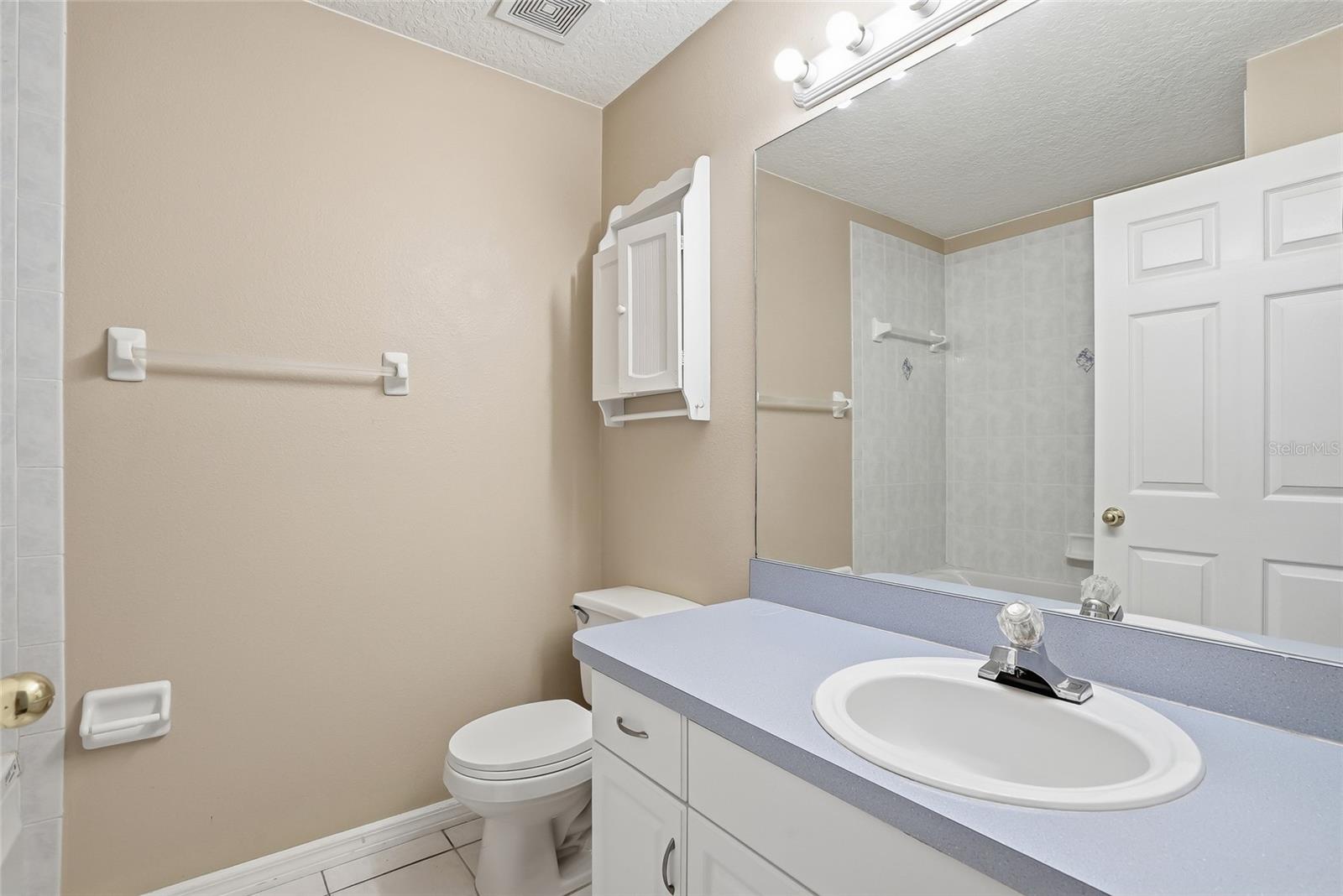 Image 20 of 37 For 4717 Lakewood Drive