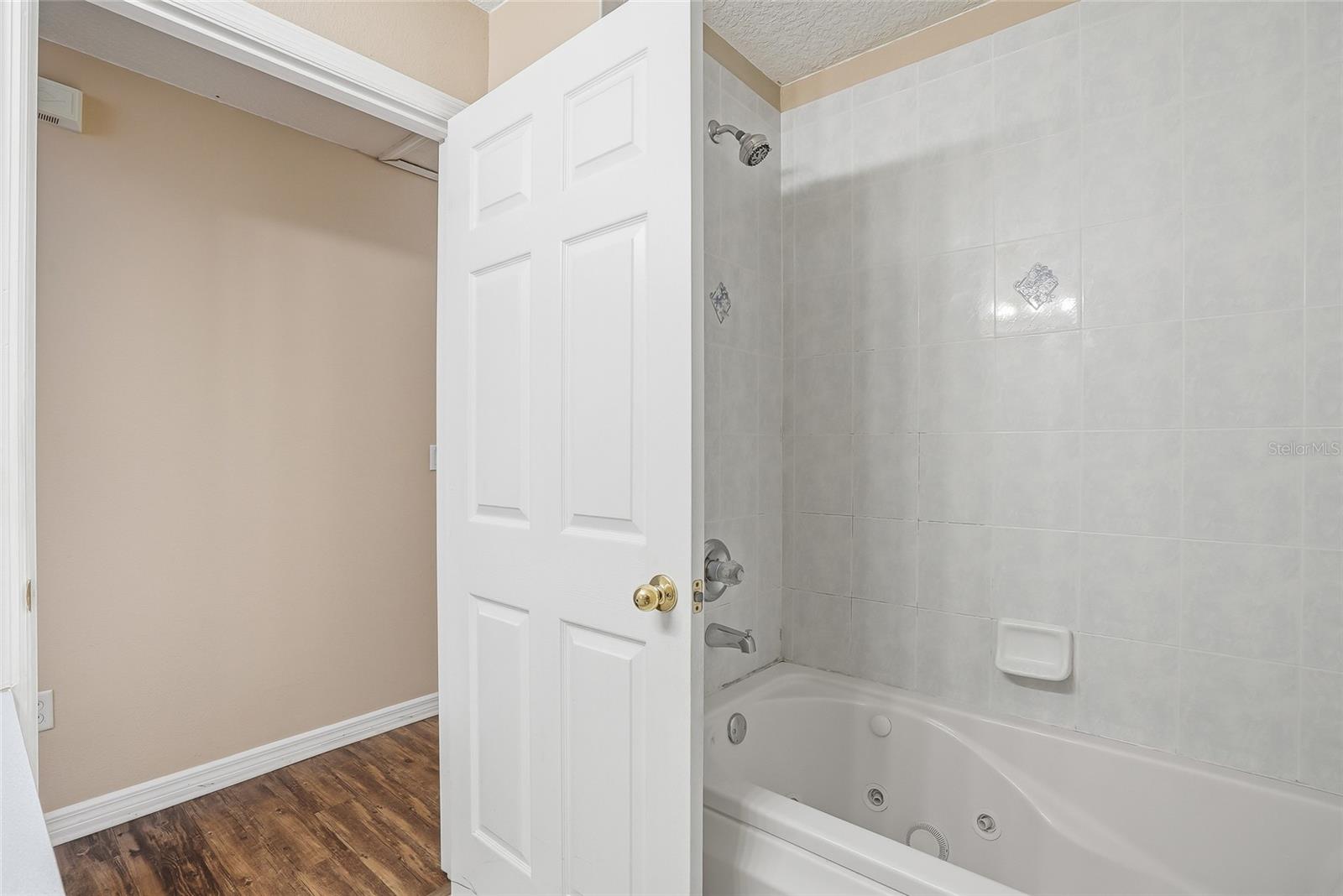 Image 21 of 37 For 4717 Lakewood Drive