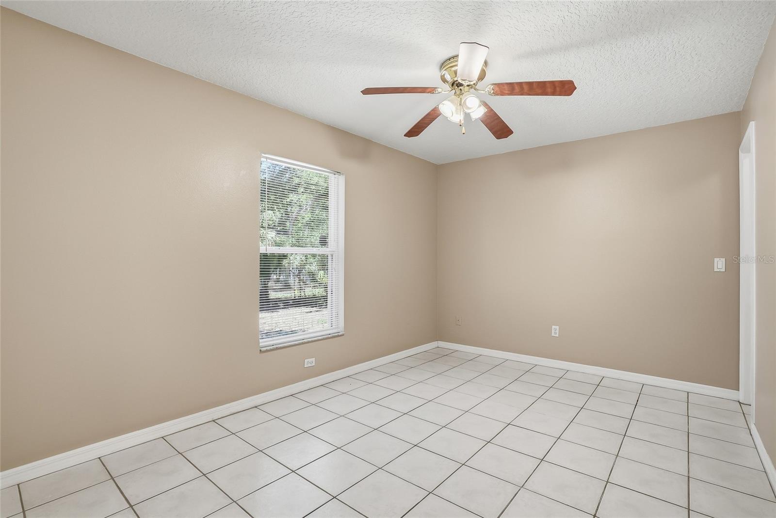 Image 22 of 37 For 4717 Lakewood Drive