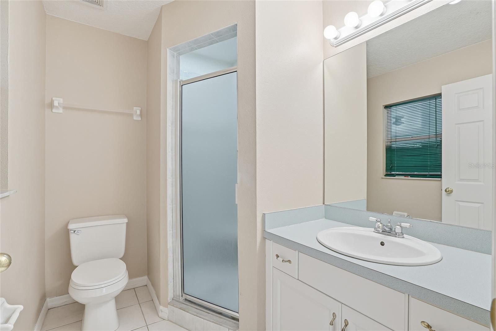 Image 27 of 37 For 4717 Lakewood Drive