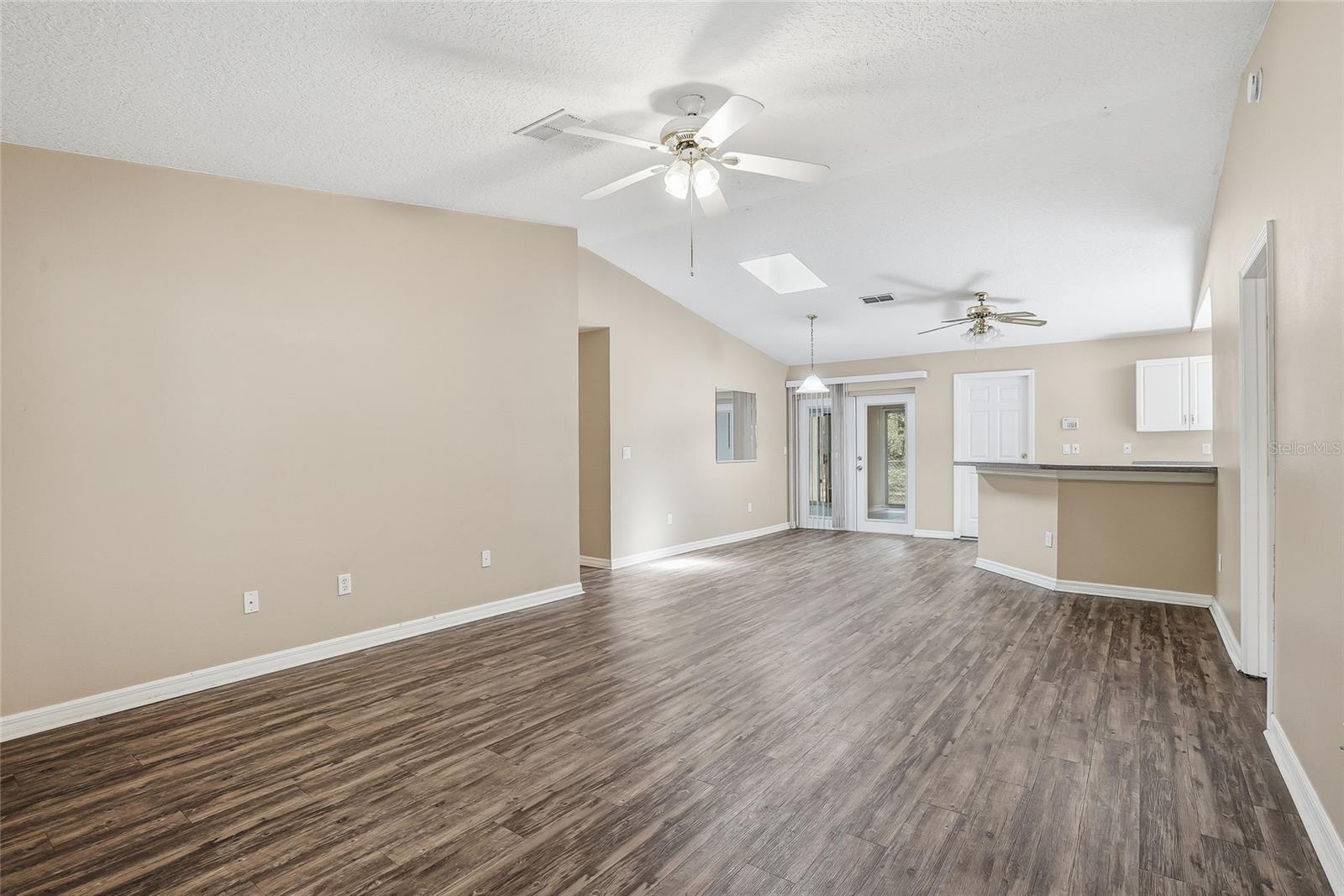 Image 6 of 37 For 4717 Lakewood Drive