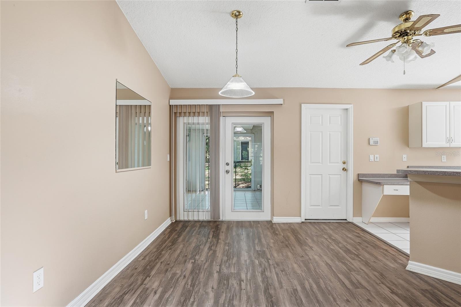 Image 7 of 37 For 4717 Lakewood Drive