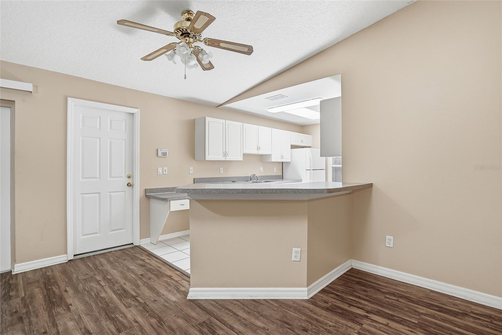 Image 9 of 37 For 4717 Lakewood Drive