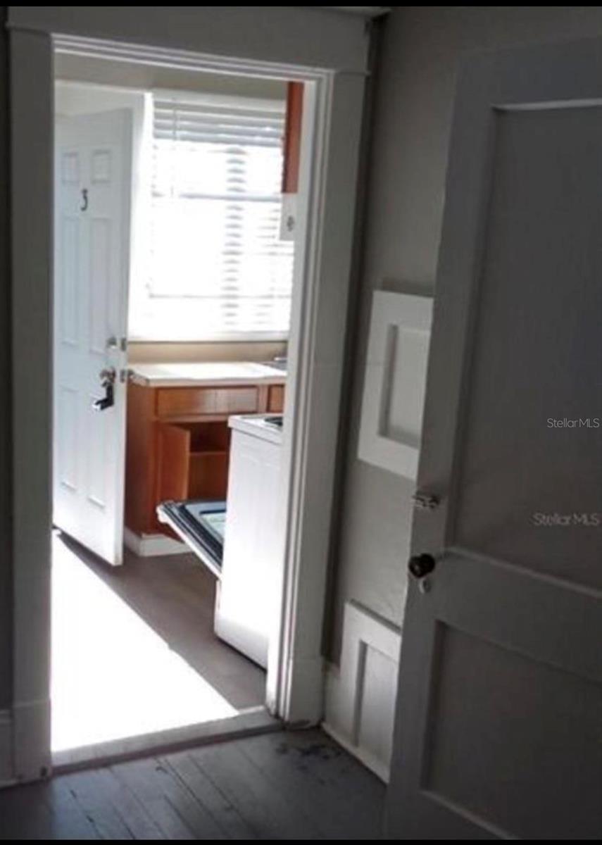 Image 2 of 8 For 808 Livingston Street 3