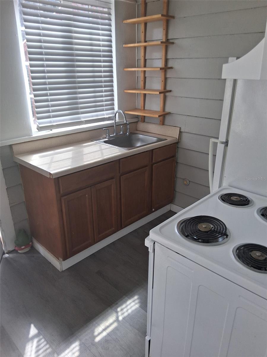 Image 4 of 8 For 808 Livingston Street 3