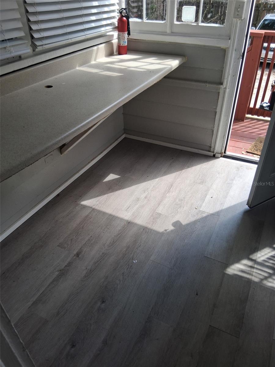 Image 5 of 8 For 808 Livingston Street 3