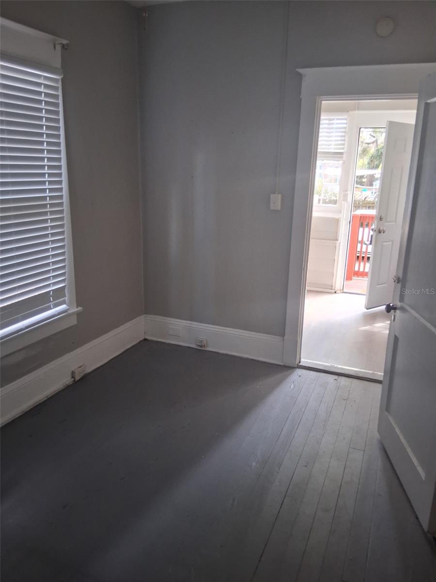 Image 6 of 8 For 808 Livingston Street 3