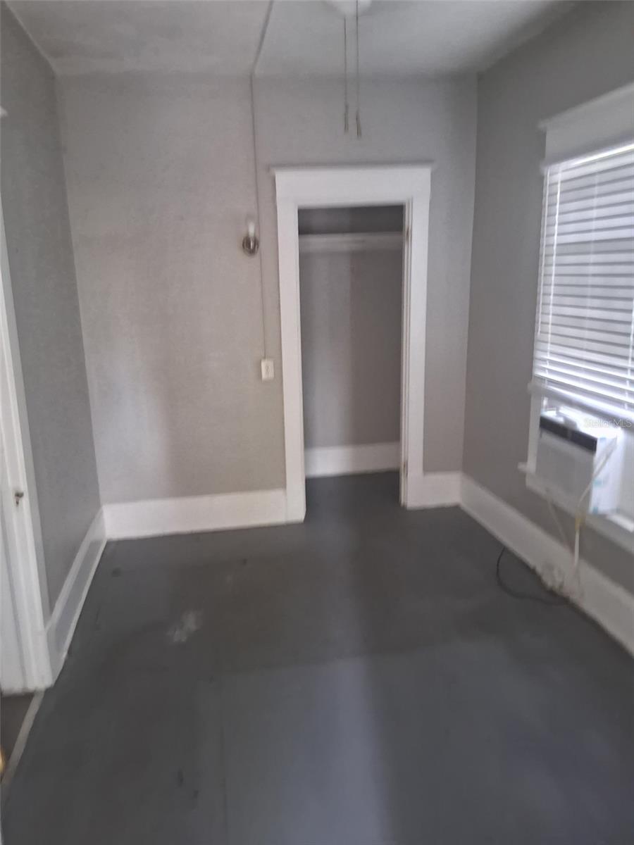 Image 7 of 8 For 808 Livingston Street 3