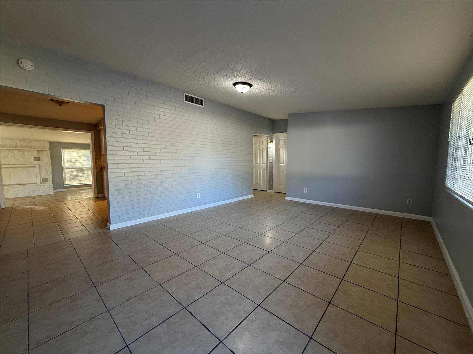 Image 2 of 12 For 4117 Highland Loop