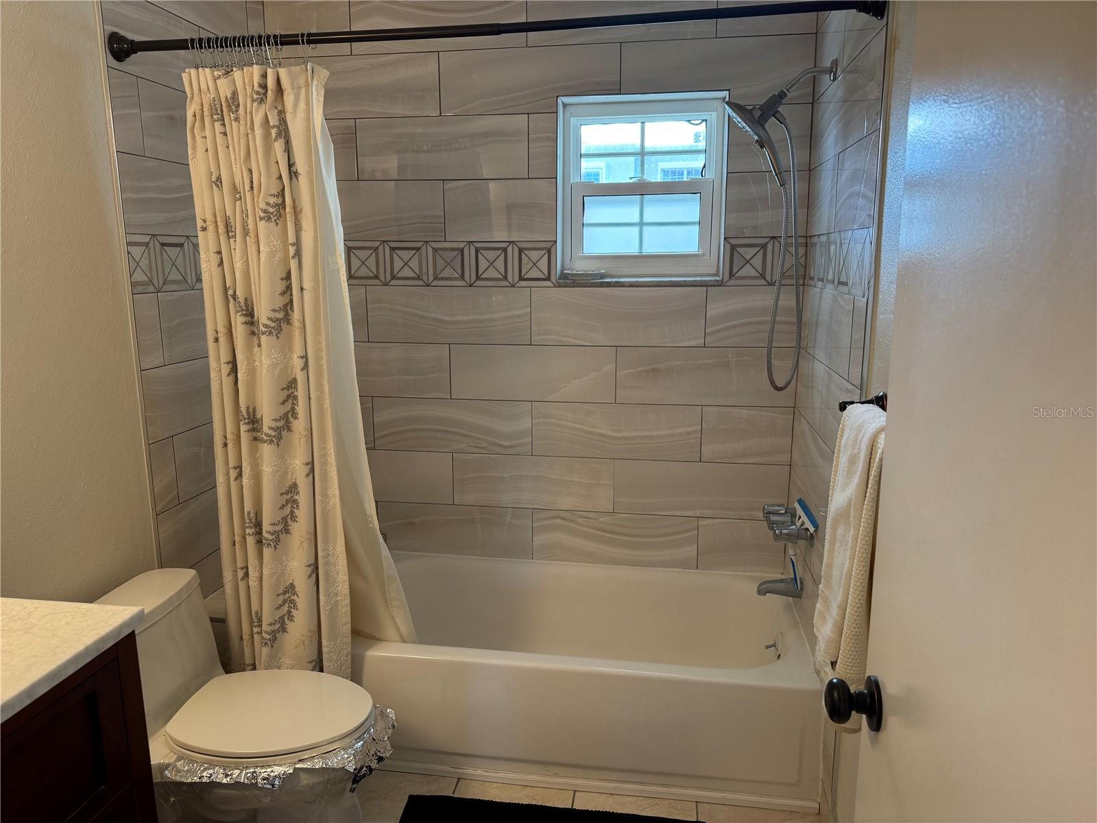 Image 11 of 19 For 1706 Belleair Forest Drive 226